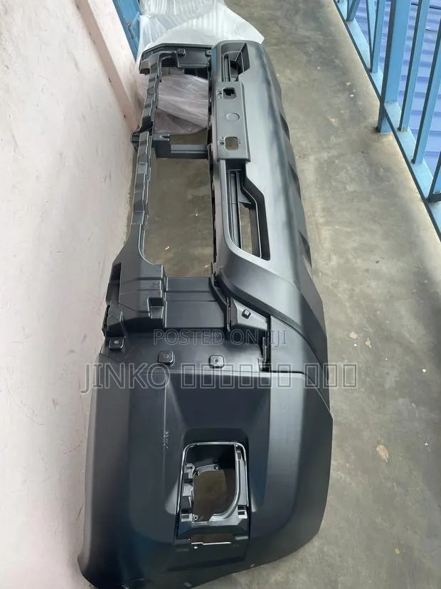 Toyota Hilux 2023 Adventure Complete Bumper · Photo 1
