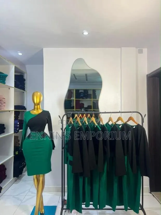 Black and Green Bodycon Dress · Photo 1