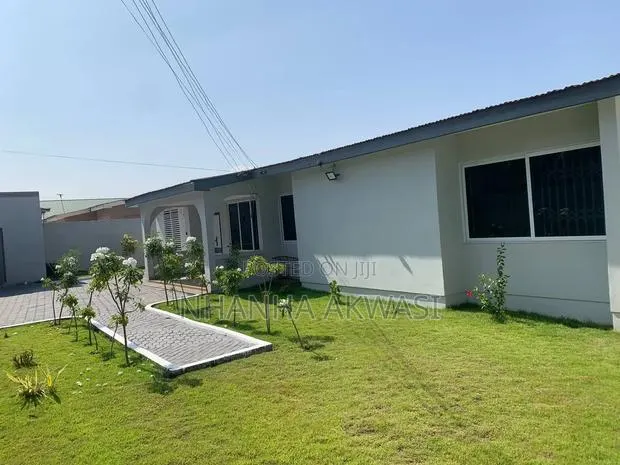3bdrm House in Spintex, Sakumono for rent · Photo 1