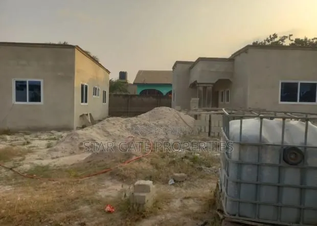 6bdrm House in Asuofia Asaaman., Kumasi Metropolitan for sale · Photo 1