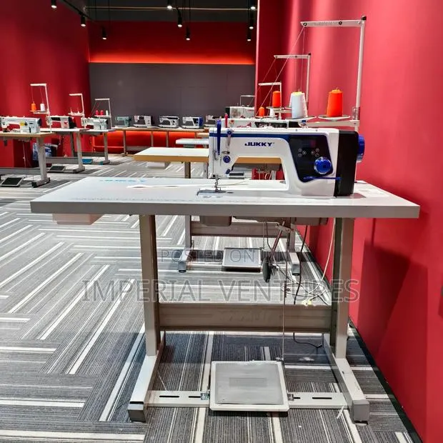Smart Durable Britex Industrial Sewing Machine · Photo 1