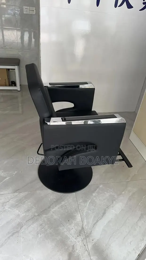 Salon Chairs · Photo 1