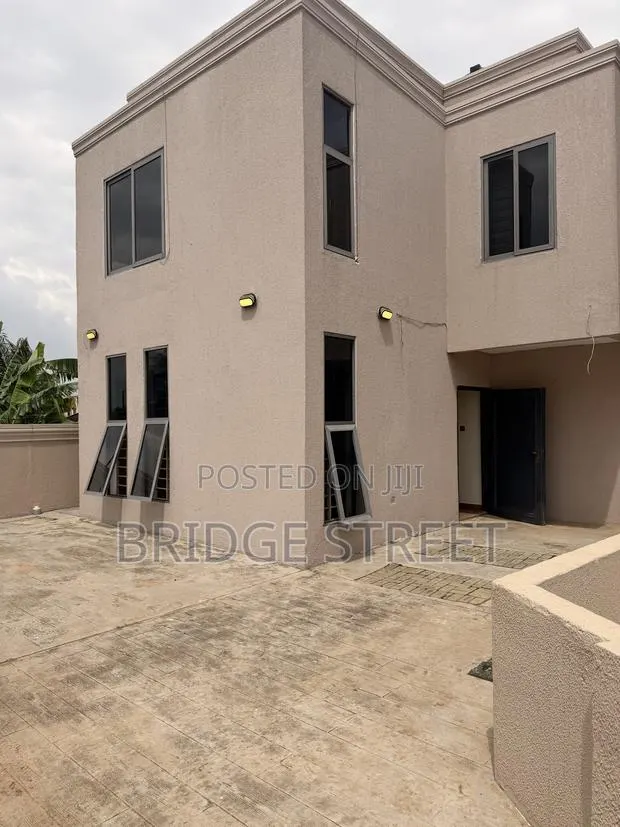 2bdrm Apartment in 2809 Court, Nmai-Dzorn for rent · Photo 1
