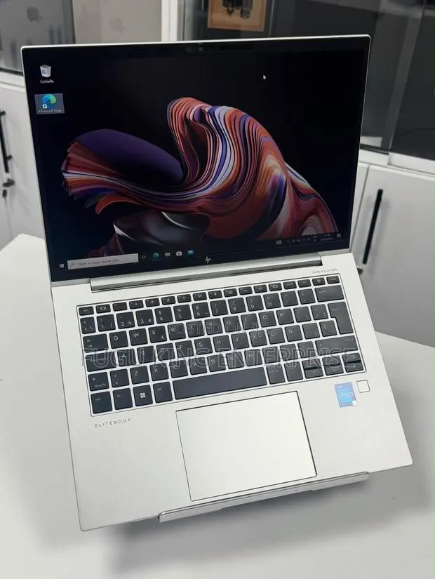 New Laptop HP ProBook 440 G10 16GB Intel Core i7 SSD 1T · Photo 1