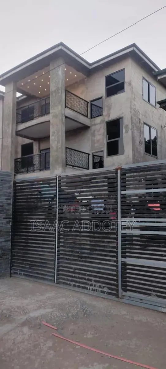 Furnished 3bdrm Apartment in Lashibi Drc, Baatsona Total for rent