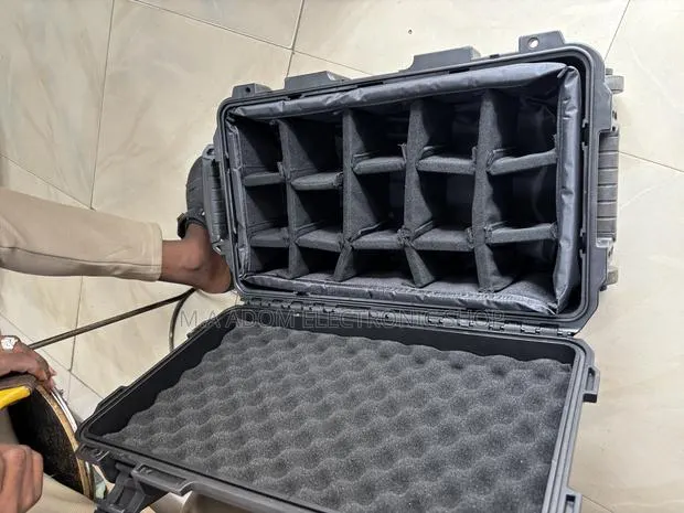 Camera Shockproof Suitcase Bag · Photo 1