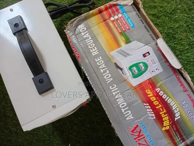 High-Capacity Automatic Voltage Stabilizer · Photo 1