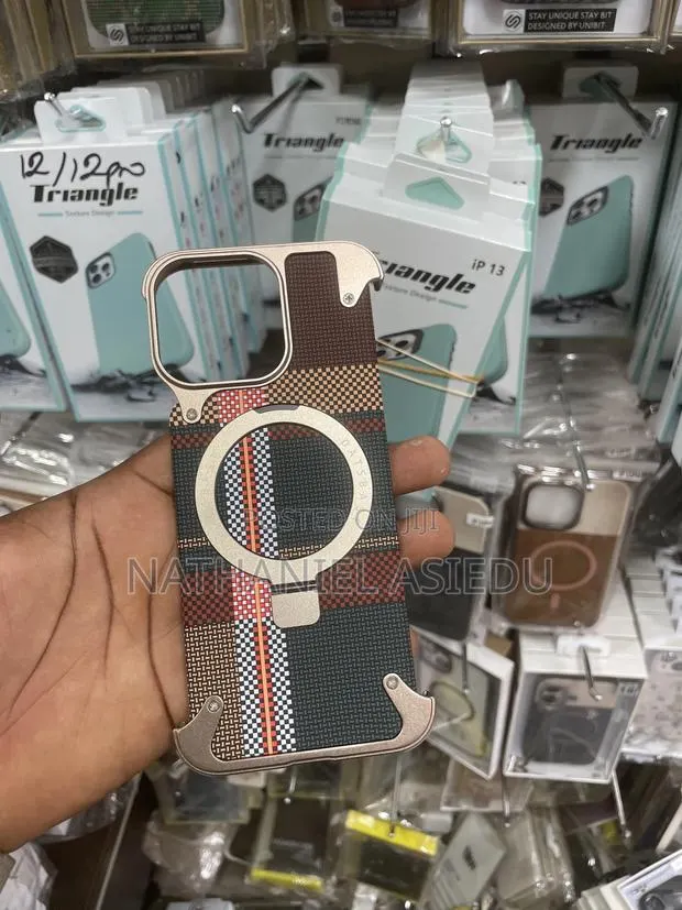 Frameless Phone Case for 16 Pro Max · Photo 1