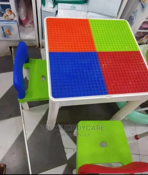 Table and Chairs · Photo 2