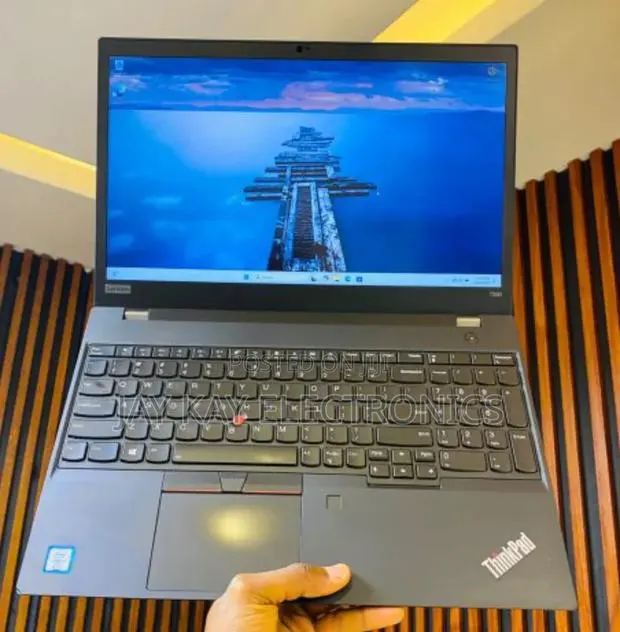 Laptop Lenovo ThinkPad T580 16GB Intel Core i7 SSD 256GB · Photo 1