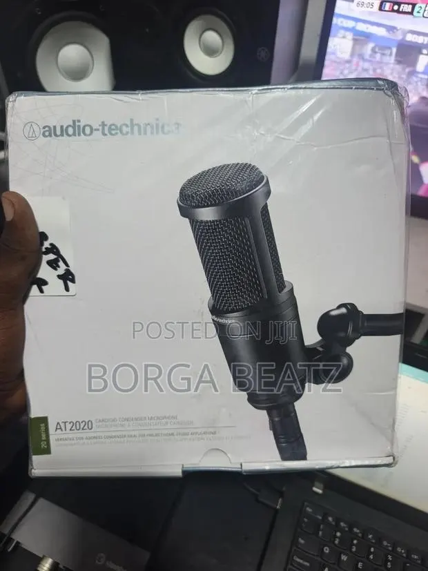 Audio Technica At202 Condenser Studio Microphone · Photo 1