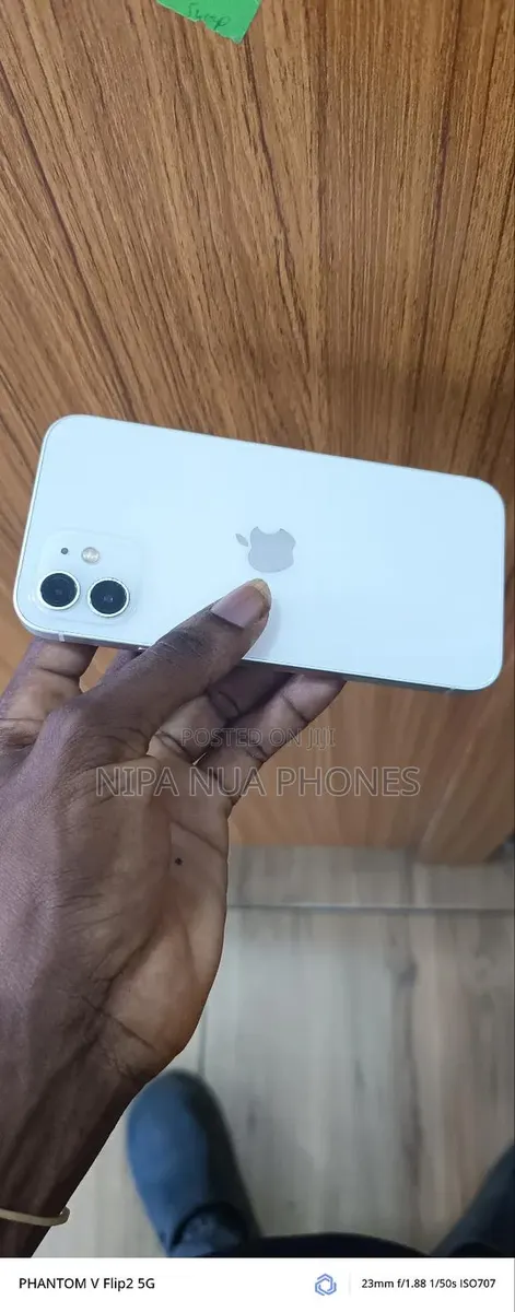 Apple iPhone 12 64 GB White · Photo 1