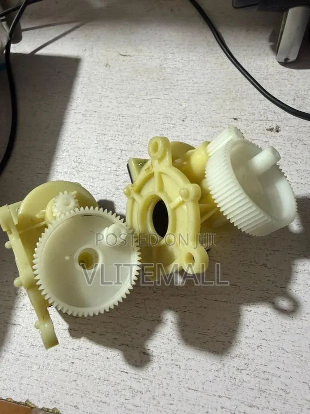 Electric Oscillating Fan Gearbox Assembly · Photo 1