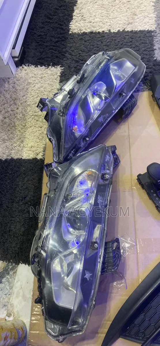 Honda Civic Headlights · Photo 1