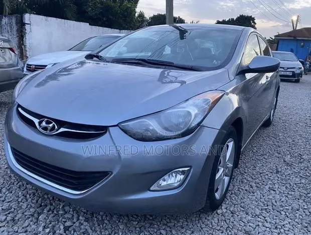 Hyundai Elantra GLS Sedan FWD (1.8L 4cyl 6A) 2013 Gray · Photo 1
