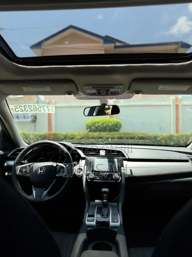 Honda Civic EX-T 4dr Sedan (1.5L 4cyl) 2017 Gray · Photo 1