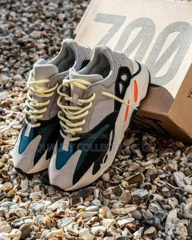 Adidas Boost 700 Multicoloured · Photo 1