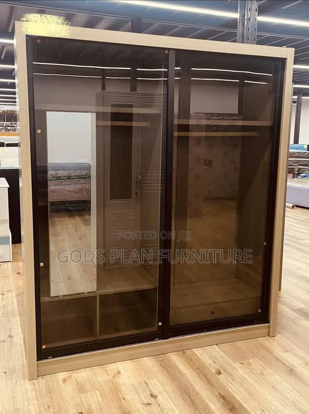 Sliding Door Wardrobe · Photo 1