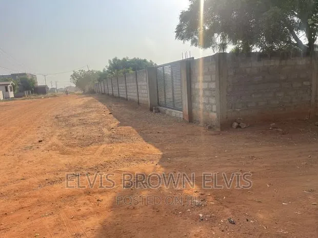 Land for Sale at Lakeside Around the Muslim University · Photo 1