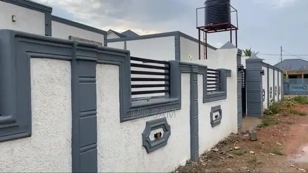 3bdrm House in Sam Properties, Madina for sale · Photo 1