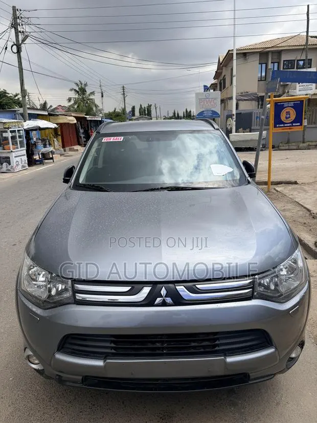 Mitsubishi Outlander 2017 Gray