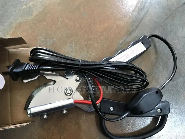 Electric Hand-Held Debeaker · Photo 1