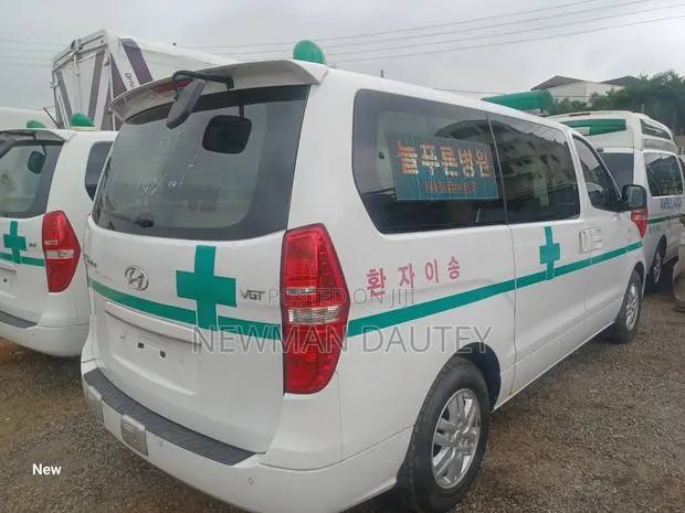 Hyundai Starex 2014 White · Photo 1