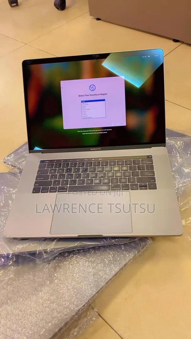 Laptop Apple MacBook Pro 2019 16GB Intel Core i9 SSD 512GB · Photo 1