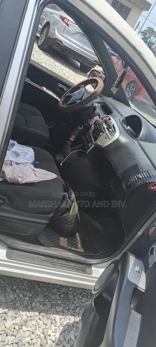 Hyundai Matrix 1.6 GLS 2010 Silver · Photo 1