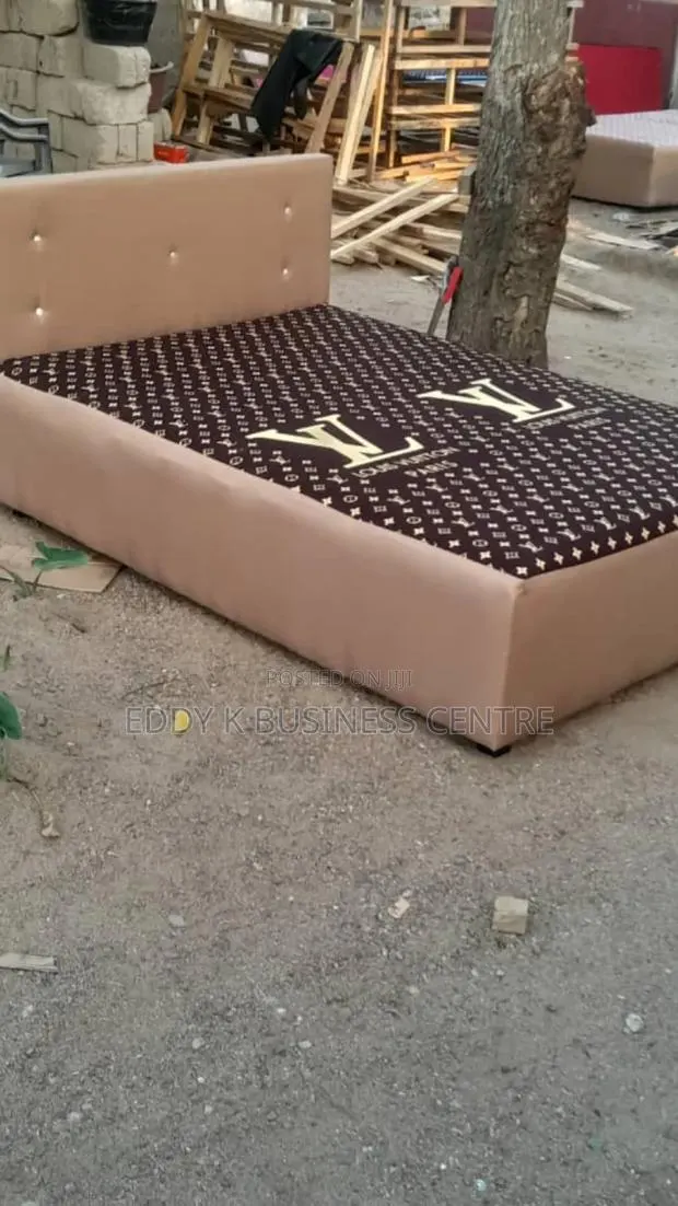 Inbuilt Bed · Photo 1
