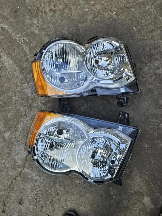 Grand Cherokee Headlight Available · Photo 1