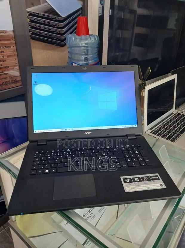 Laptop Acer Aspire ES1 8GB Intel Core i7 HDD 1T · Photo 1