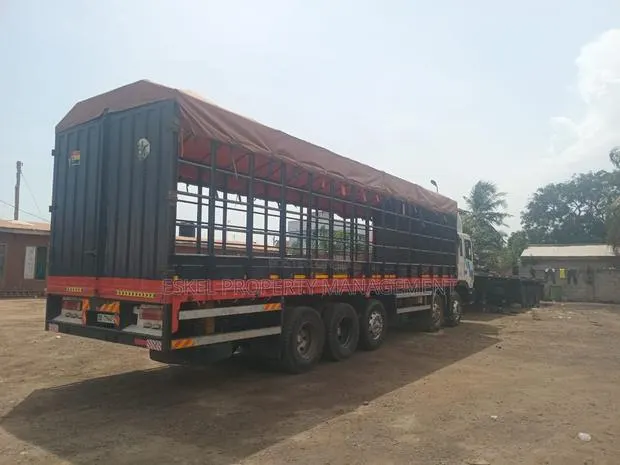 Trucks Available for Rent · Photo 1