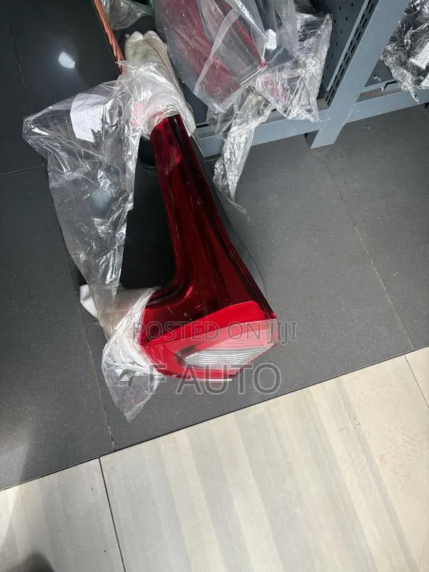 Mitsubishi Eclipse Cross 2022,2023,2024,2025 Taillight · Photo 1