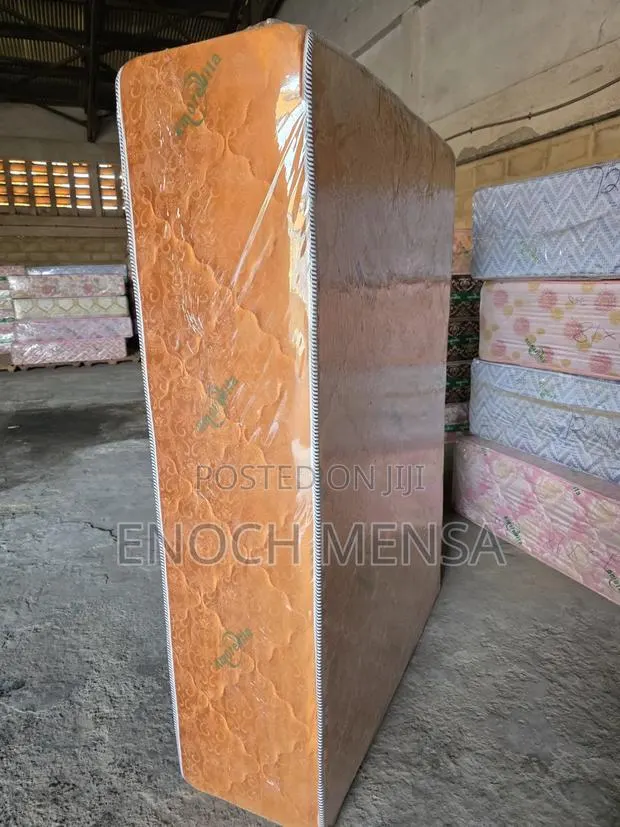 Bedroom Luxury Mattress With Pillow