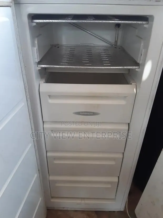 Refrigerator · Photo 1
