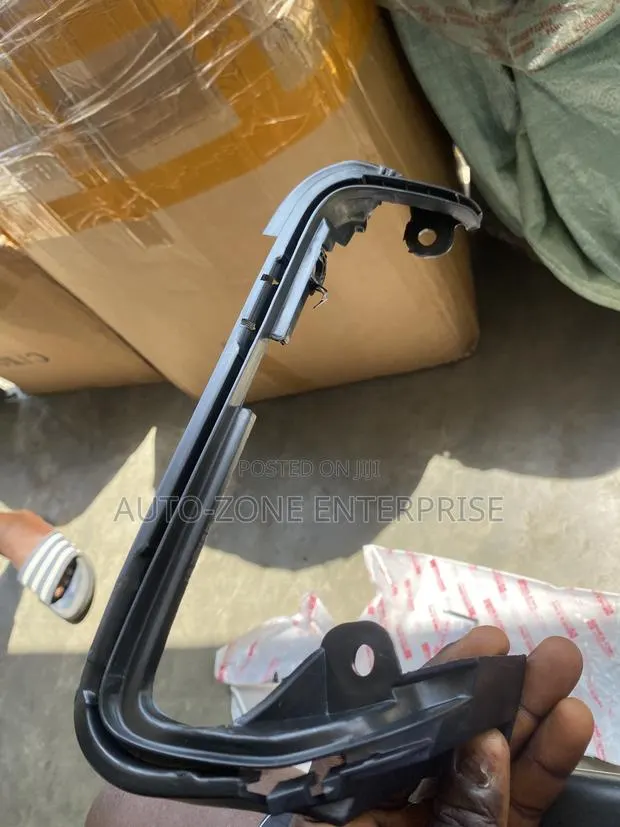 Honda CRV 2023 2024 2025 2026 Exhaust Tip Bracket · Photo 1