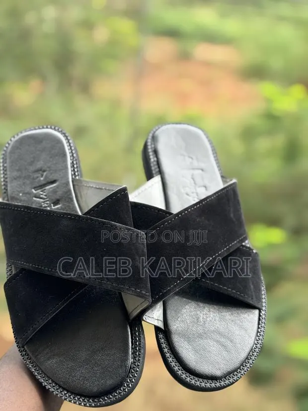 Cross Suede Slippers · Photo 1