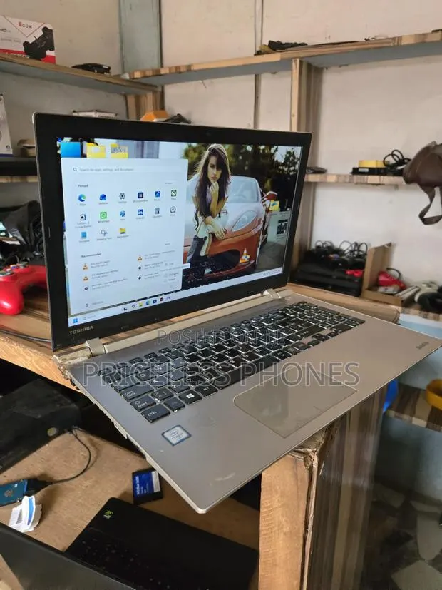 Laptop Toshiba Satellite P50 8GB Intel Core i7 SSD 128GB · Photo 1