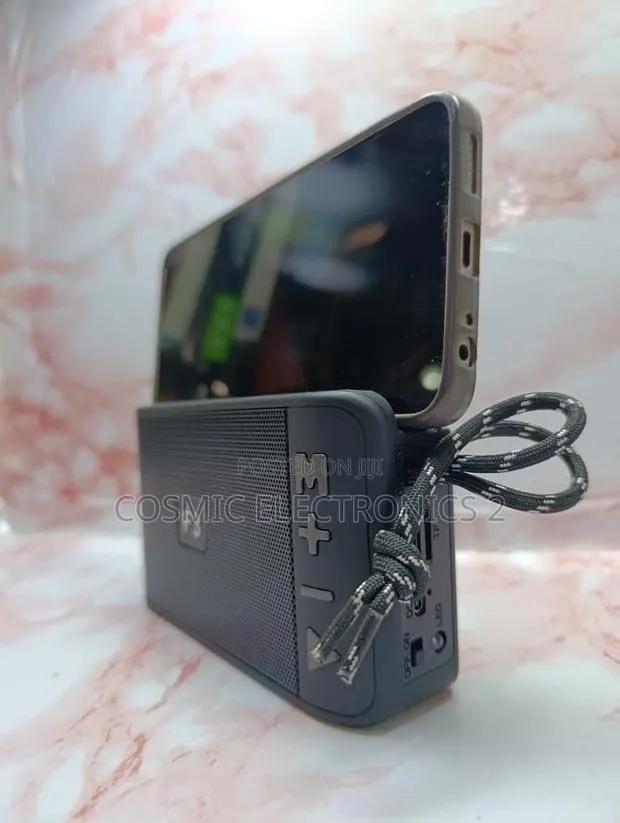 F3 Portable Mini Wireless Speaker With Phone Holder · Photo 1