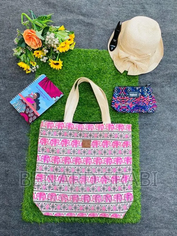 Tote Bags Affordable and Unique · Photo 1