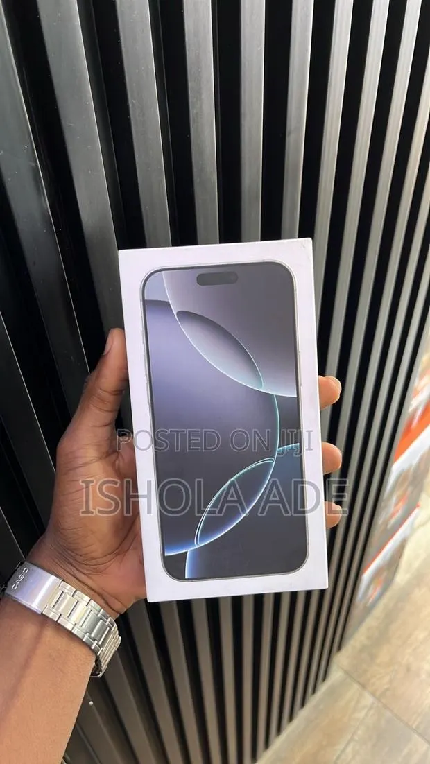 New Apple iPhone 16 Pro Max 256 GB · Photo 1