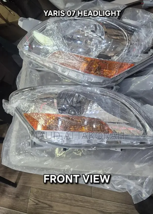 Yaris 07 Headlight · Photo 1