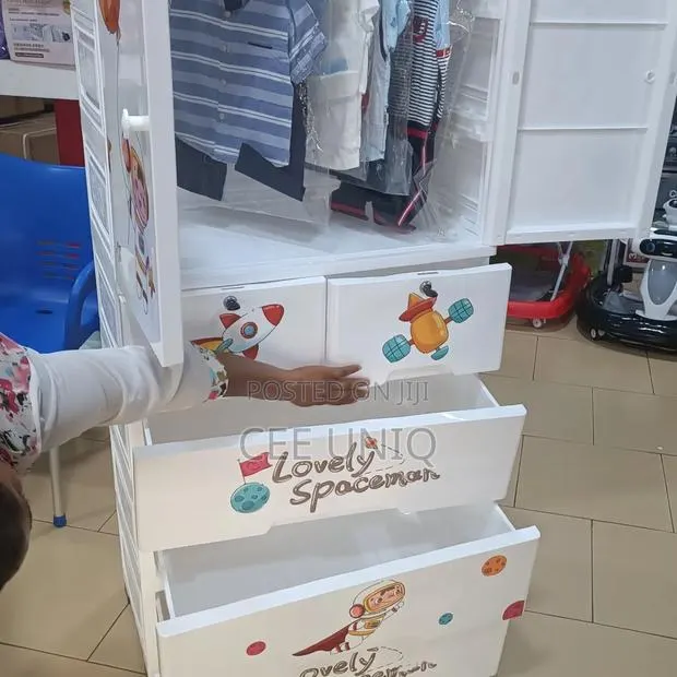 Kids Plastic Wardrobe · Photo 1