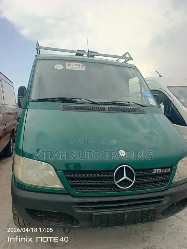 Mercedes-Benz Sprinter 2000 Blue · Photo 1