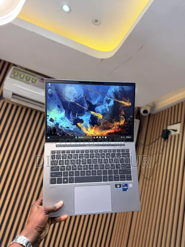 Laptop HP ZBook Firefly 14 G10 32GB Intel Core i7 SSD 512GB · Photo 1