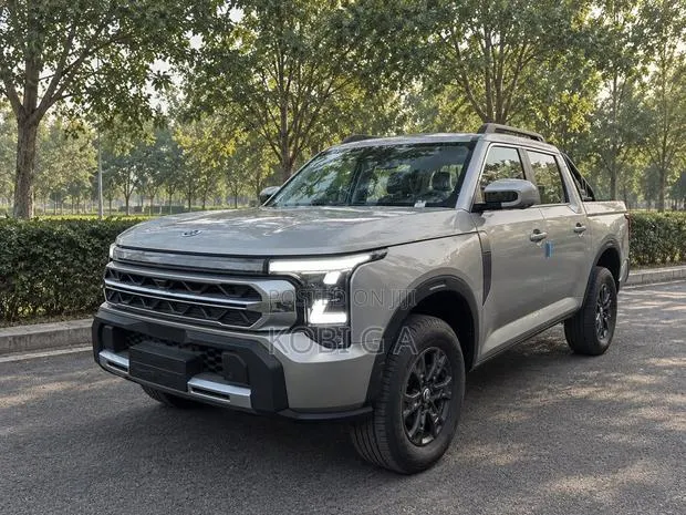 New Nissan Z9 2.3T Diesel 4WD 2025 Ivory · Photo 1