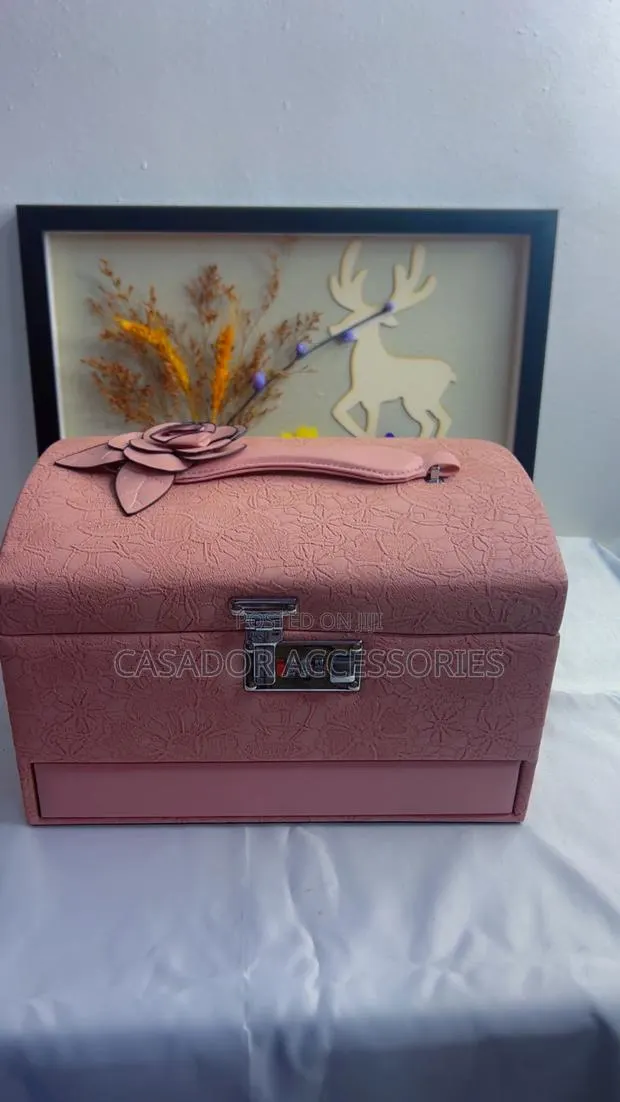 Classy Jewelry Organizer · Photo 1