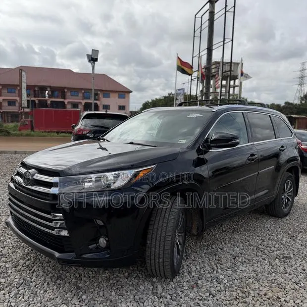 Toyota Highlander XLE 2019 Black · Photo 1