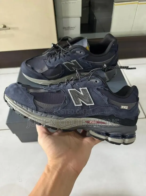 New Balance 2002 · Photo 1